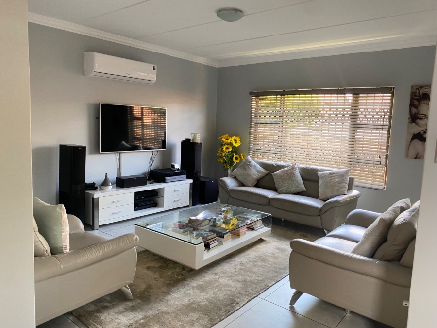 4 Bedroom Property for Sale in Fairland Gauteng