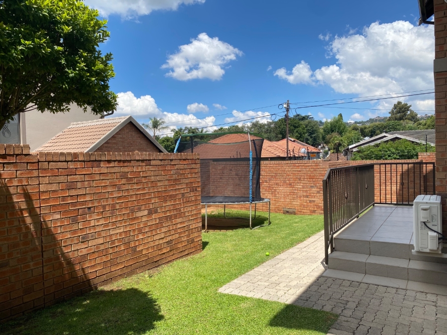 4 Bedroom Property for Sale in Fairland Gauteng