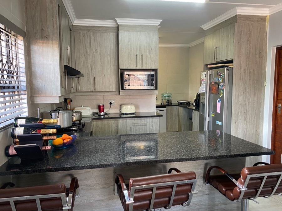 4 Bedroom Property for Sale in Fairland Gauteng