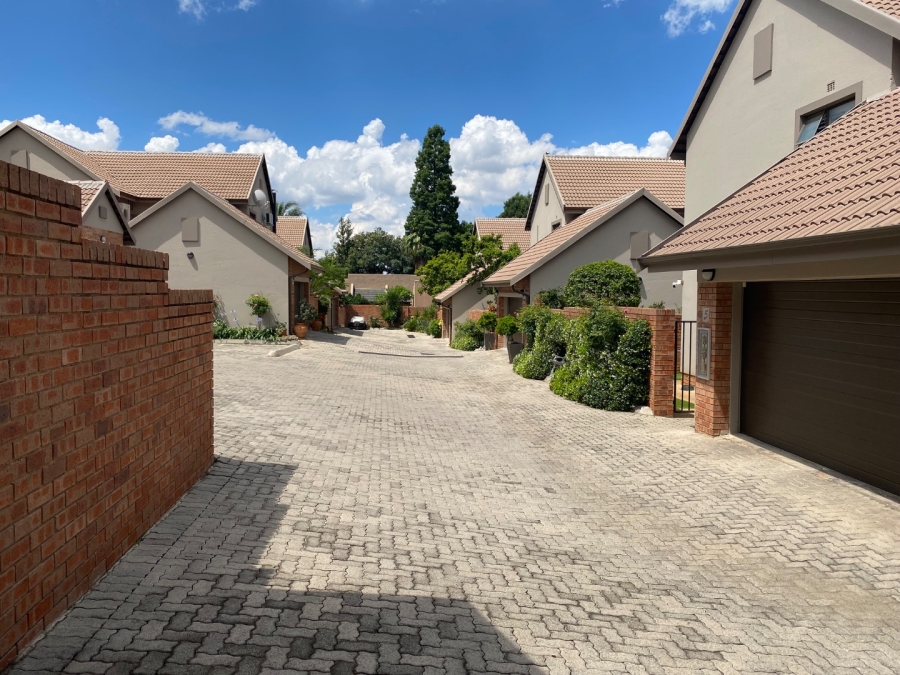 4 Bedroom Property for Sale in Fairland Gauteng