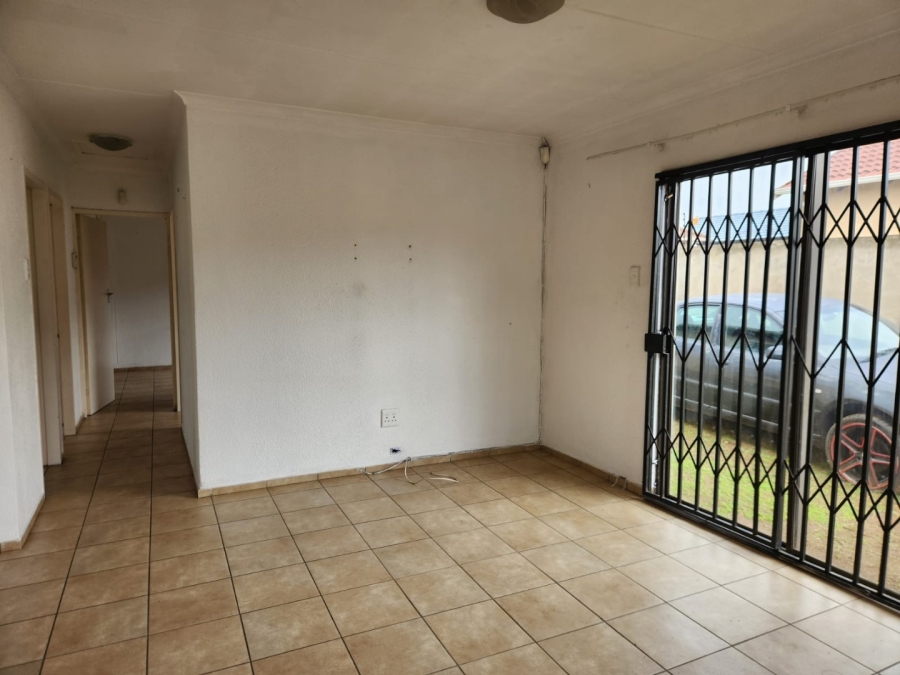 To Let 3 Bedroom Property for Rent in Alveda Gauteng