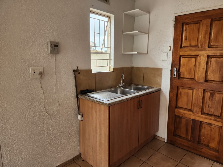 To Let 3 Bedroom Property for Rent in Alveda Gauteng