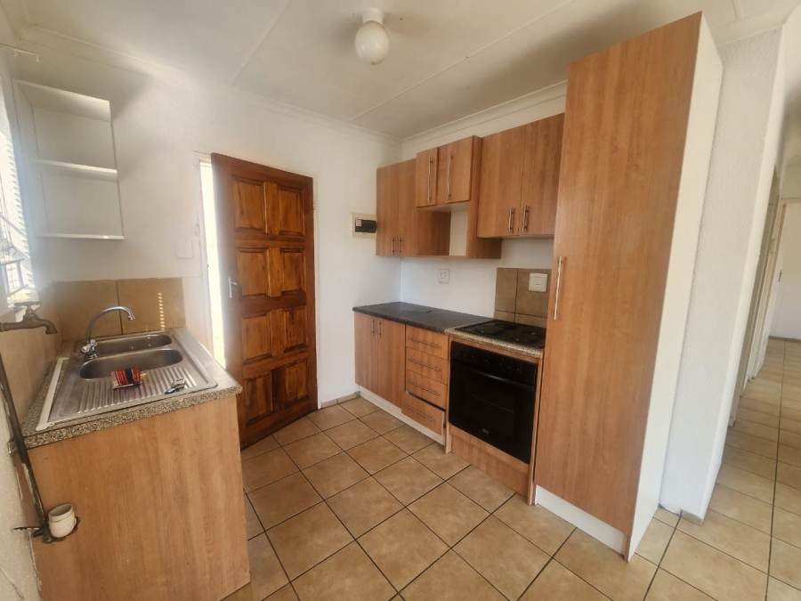 To Let 3 Bedroom Property for Rent in Alveda Gauteng