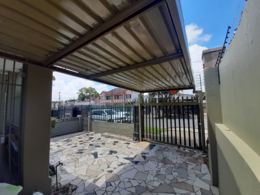 6 Bedroom Property for Sale in Troyeville Gauteng