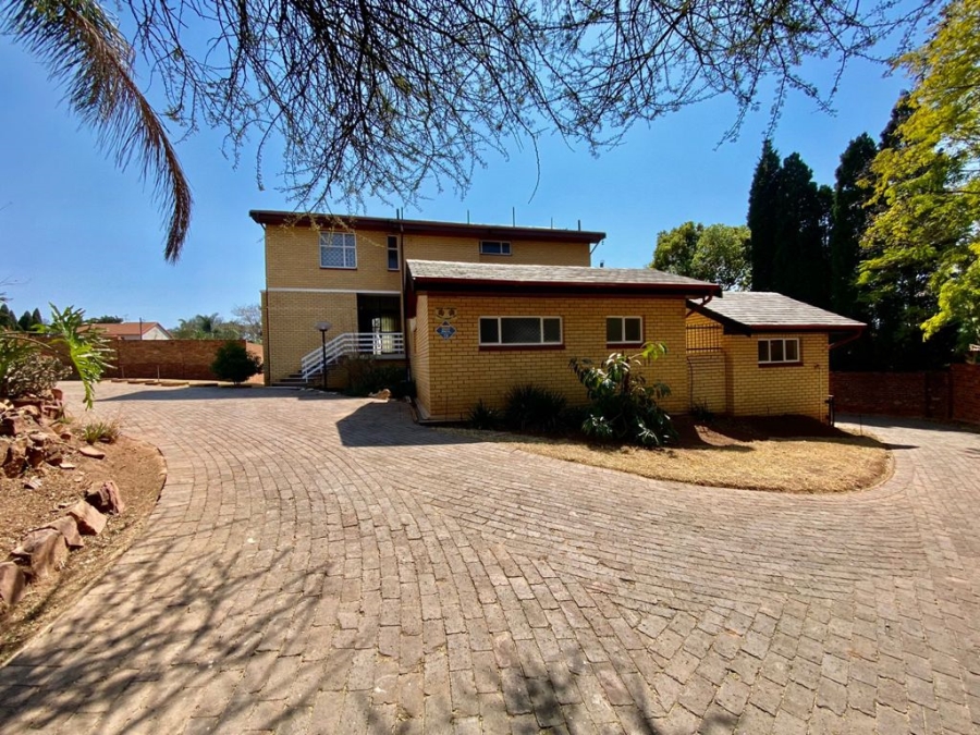 To Let 4 Bedroom Property for Rent in Waterkloof Ridge Gauteng
