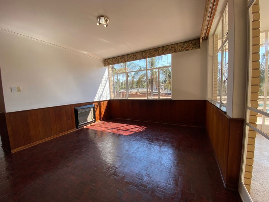 To Let 4 Bedroom Property for Rent in Waterkloof Ridge Gauteng