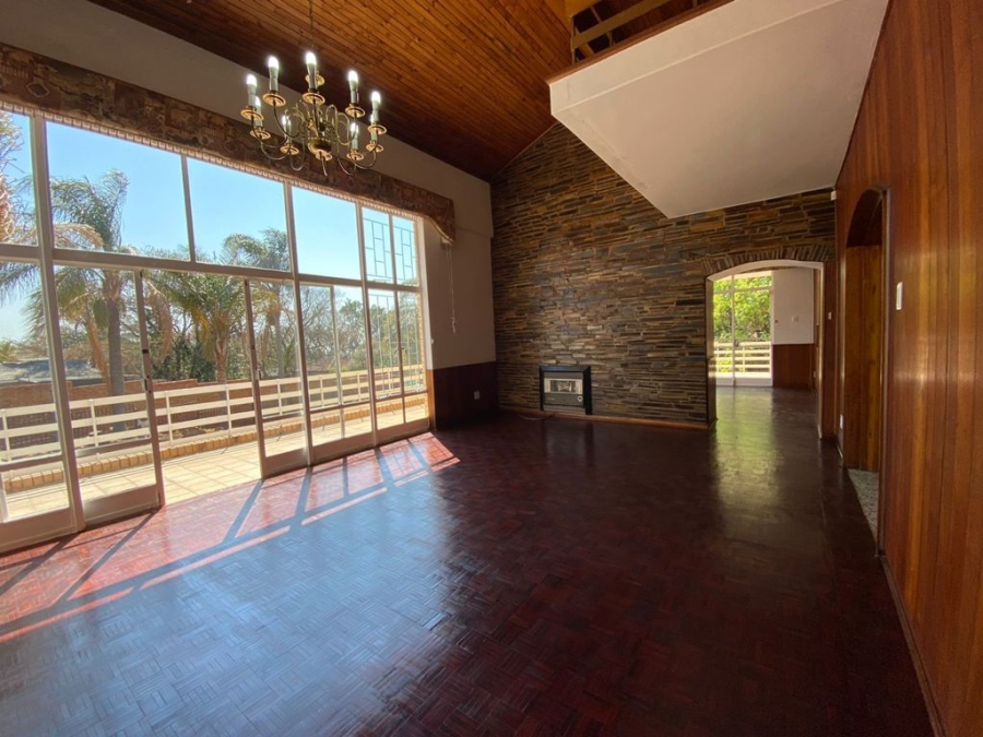 To Let 4 Bedroom Property for Rent in Waterkloof Ridge Gauteng