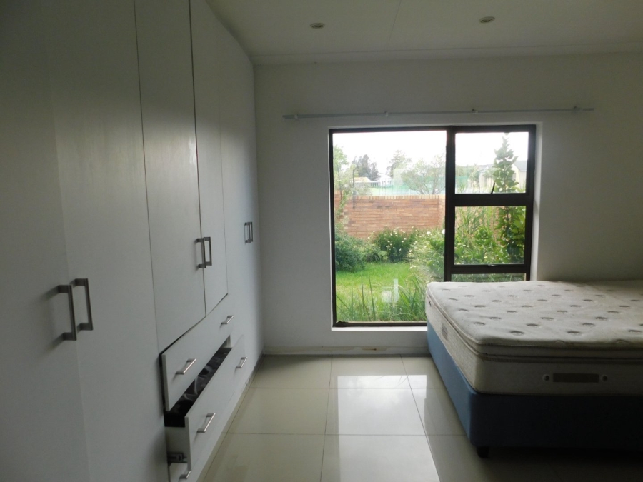 To Let 1 Bedroom Property for Rent in Helderwyk Gauteng