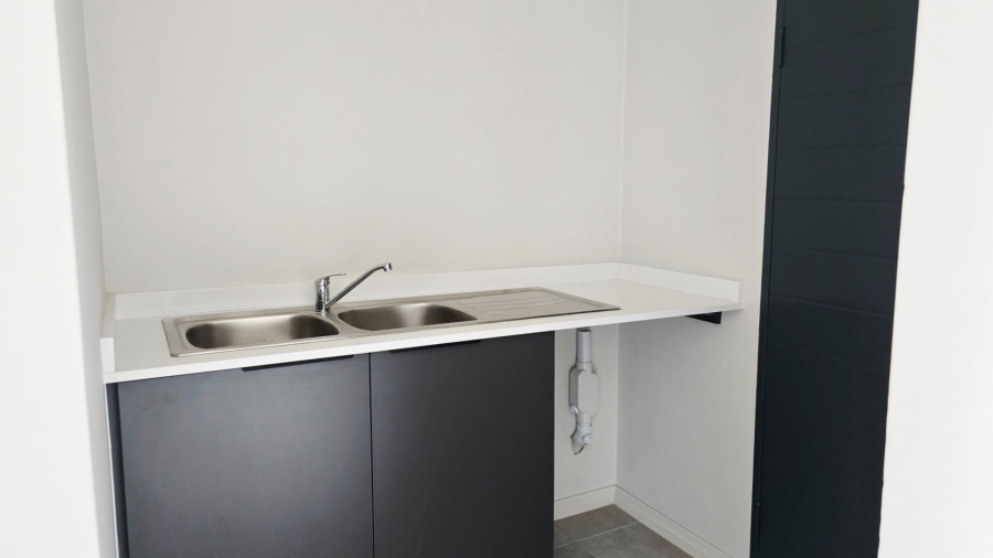 To Let 2 Bedroom Property for Rent in Glen Austin Gauteng