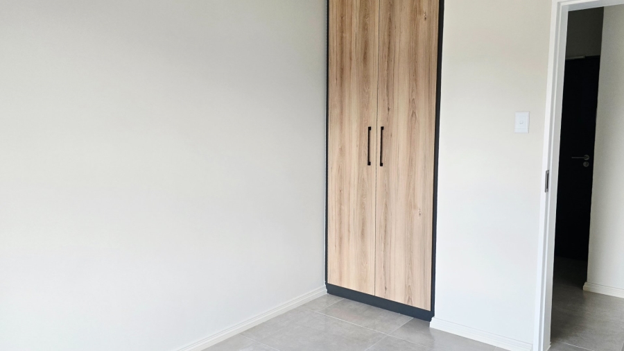 To Let 2 Bedroom Property for Rent in Glen Austin Gauteng