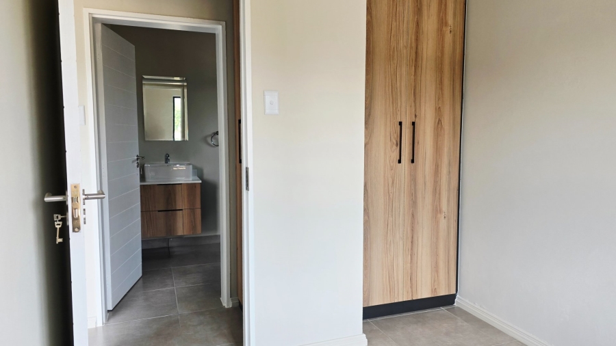 To Let 2 Bedroom Property for Rent in Glen Austin Gauteng