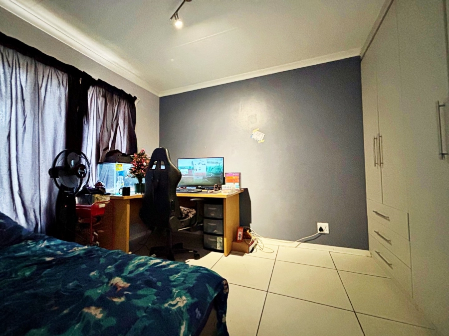 2 Bedroom Property for Sale in Amberfield Gauteng