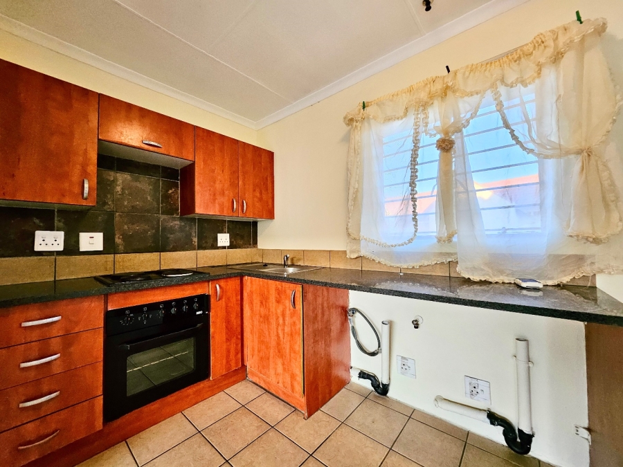 To Let 1 Bedroom Property for Rent in Esther Park Gauteng