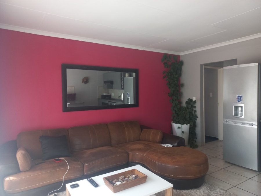 To Let 2 Bedroom Property for Rent in Kosmosdal Gauteng