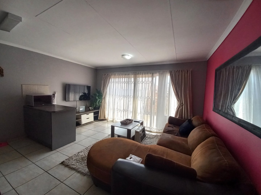 To Let 2 Bedroom Property for Rent in Kosmosdal Gauteng