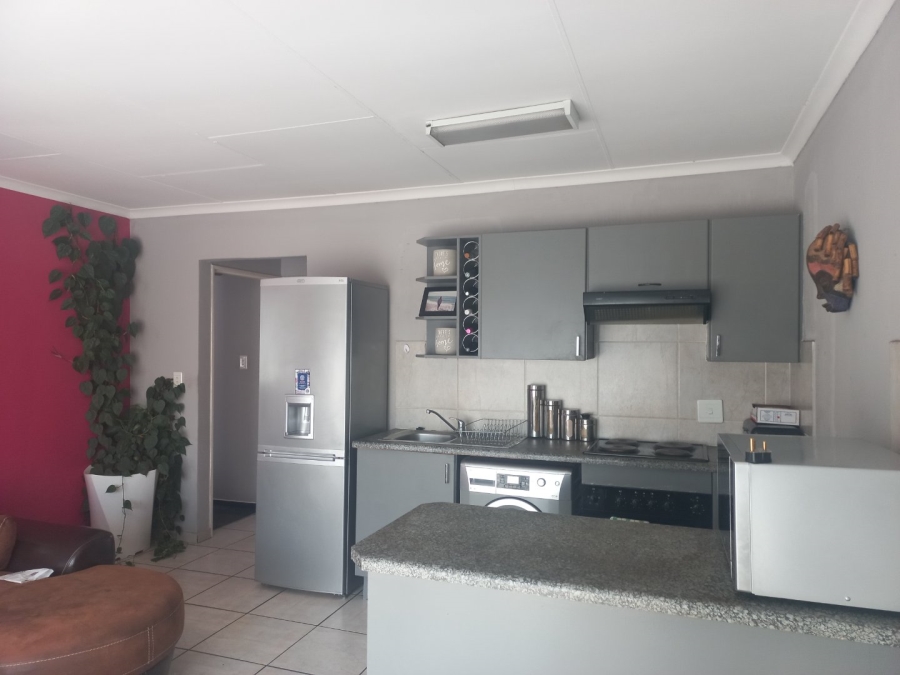 To Let 2 Bedroom Property for Rent in Kosmosdal Gauteng