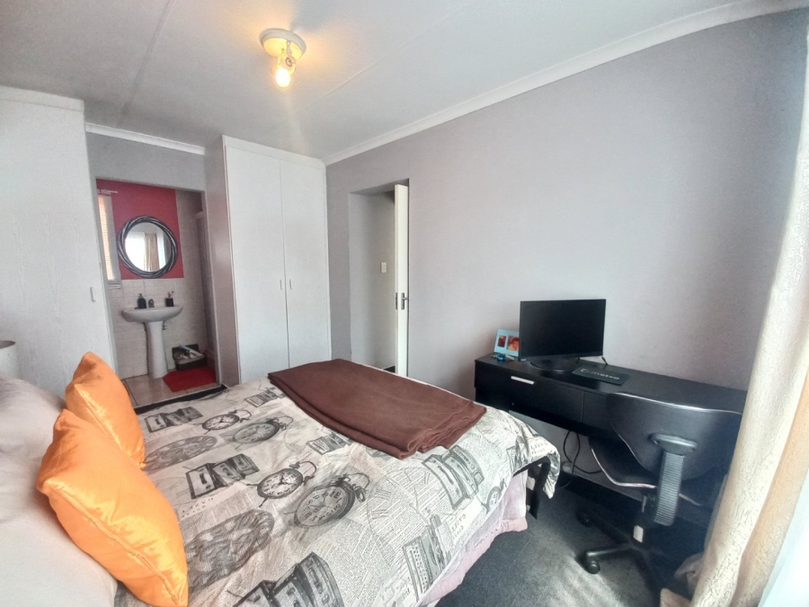 To Let 2 Bedroom Property for Rent in Kosmosdal Gauteng
