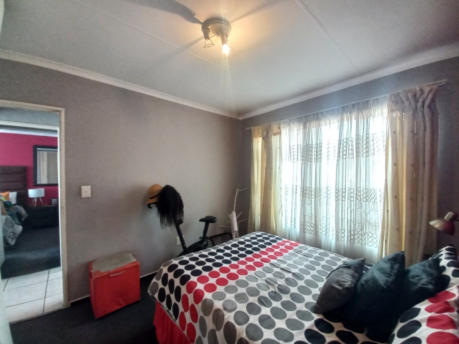 To Let 2 Bedroom Property for Rent in Kosmosdal Gauteng