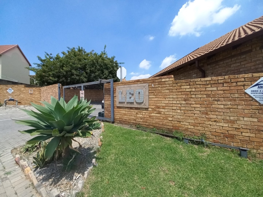 To Let 2 Bedroom Property for Rent in Kosmosdal Gauteng