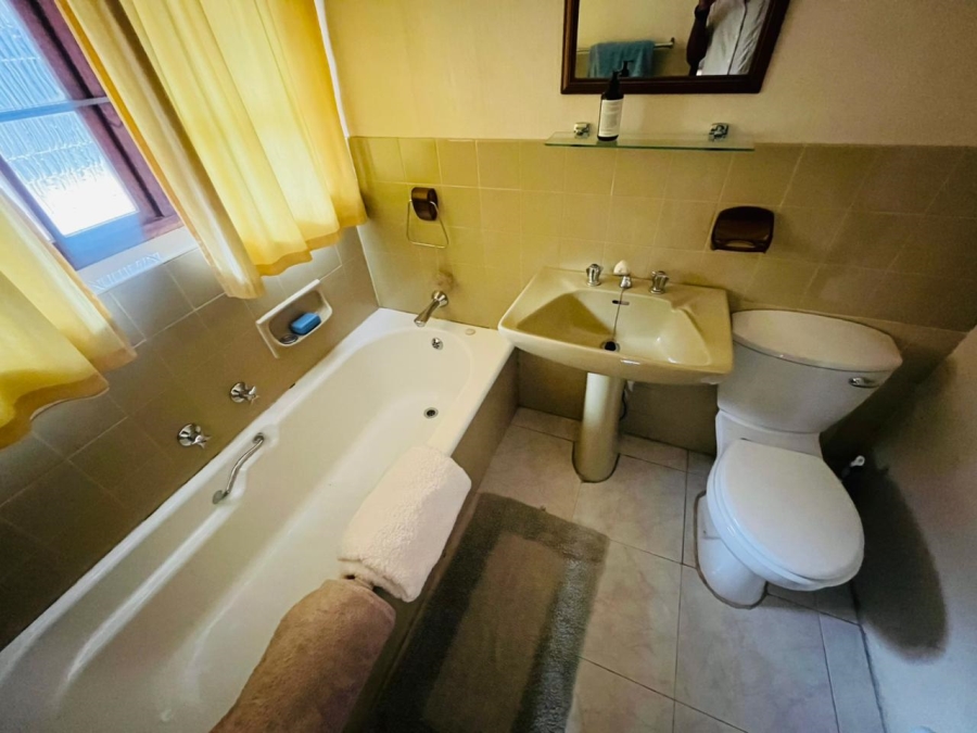 6 Bedroom Property for Sale in Kyalami Ah Gauteng