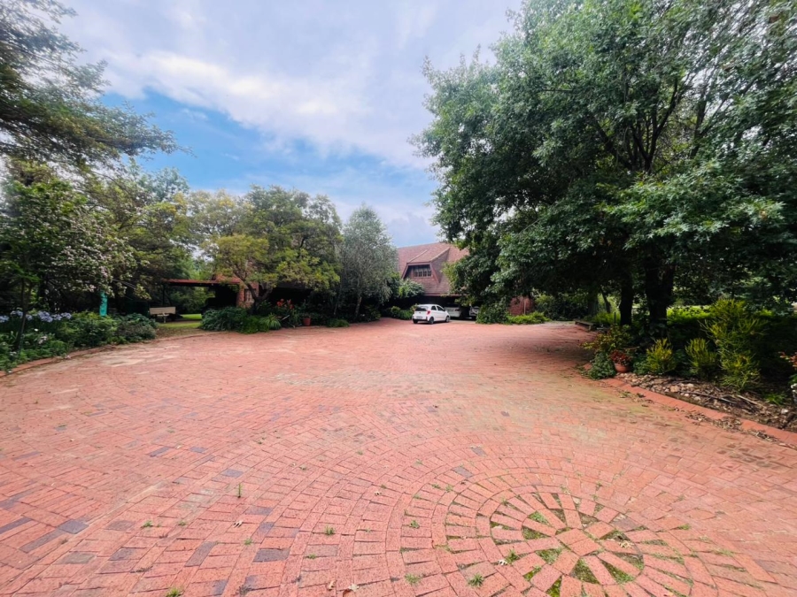 6 Bedroom Property for Sale in Kyalami Ah Gauteng