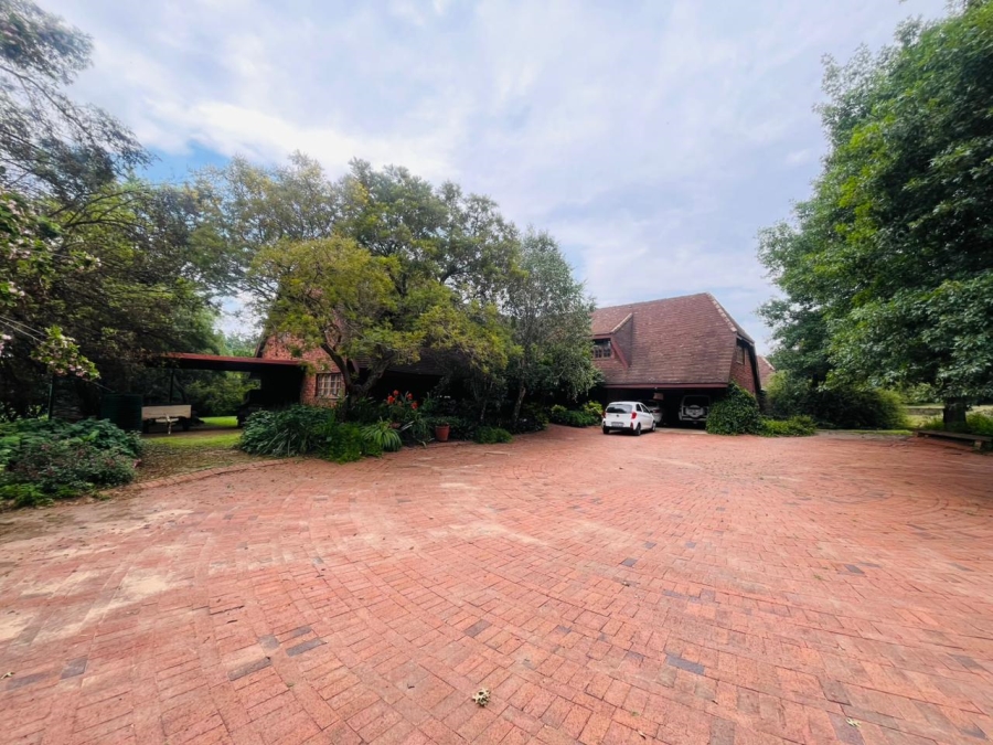 6 Bedroom Property for Sale in Kyalami Ah Gauteng