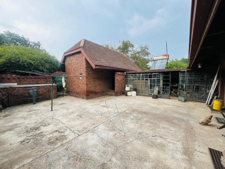 6 Bedroom Property for Sale in Kyalami Ah Gauteng