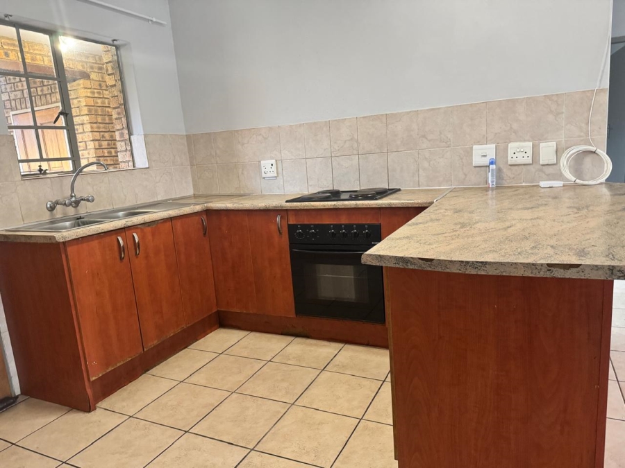 2 Bedroom Property for Sale in Noordwyk Gauteng