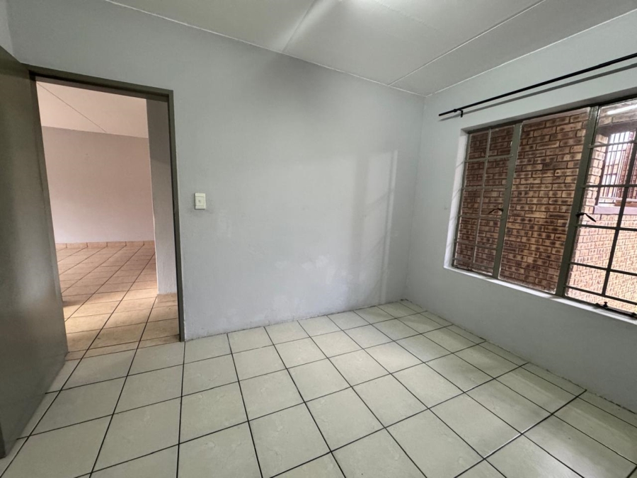 2 Bedroom Property for Sale in Noordwyk Gauteng