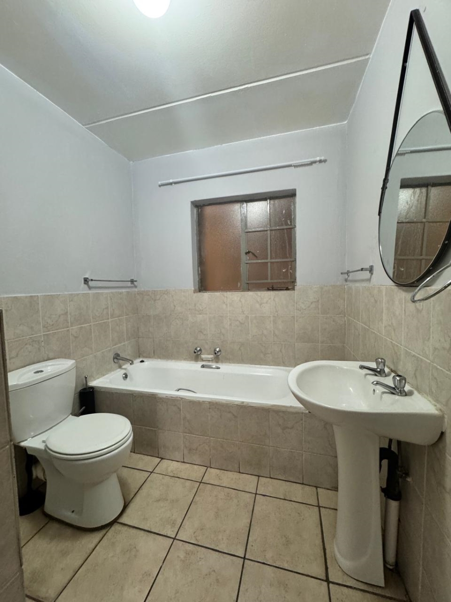 2 Bedroom Property for Sale in Noordwyk Gauteng