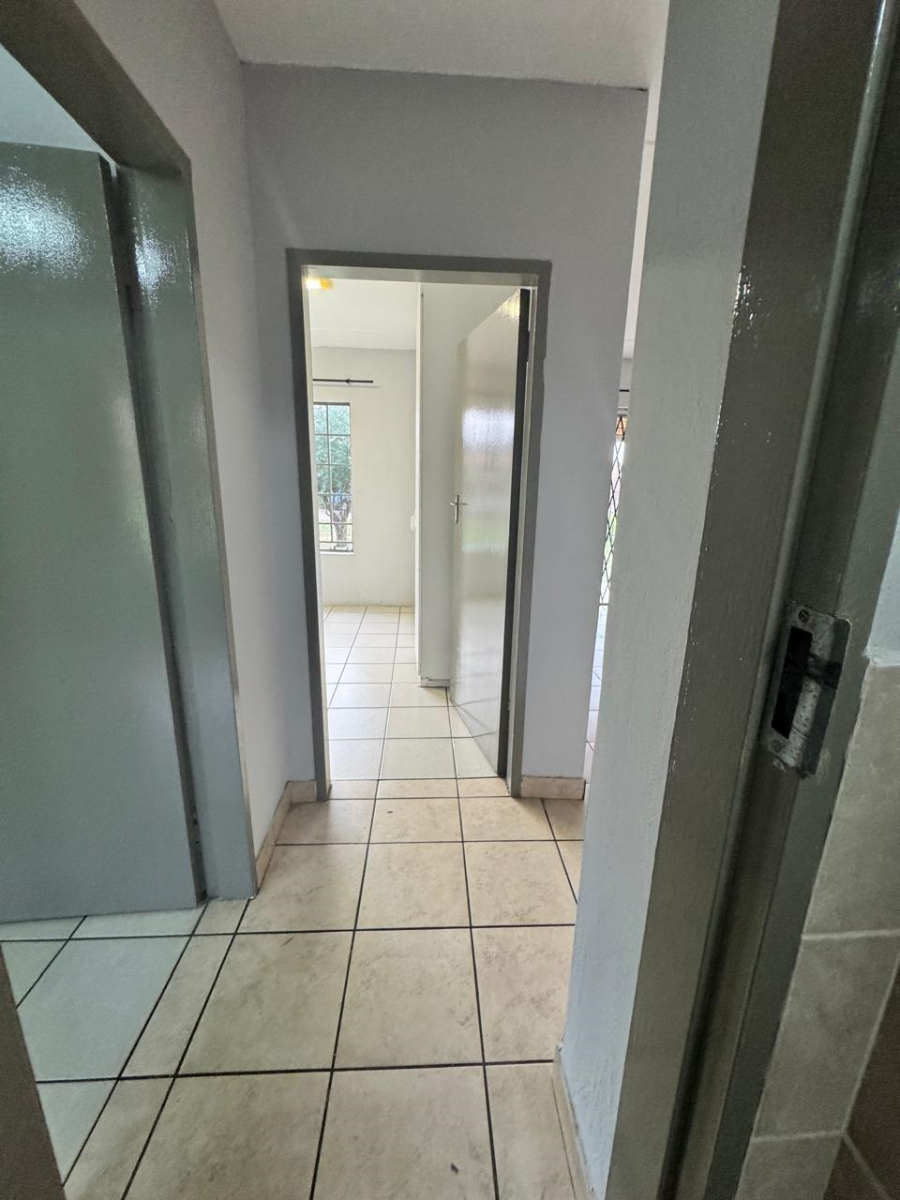 2 Bedroom Property for Sale in Noordwyk Gauteng