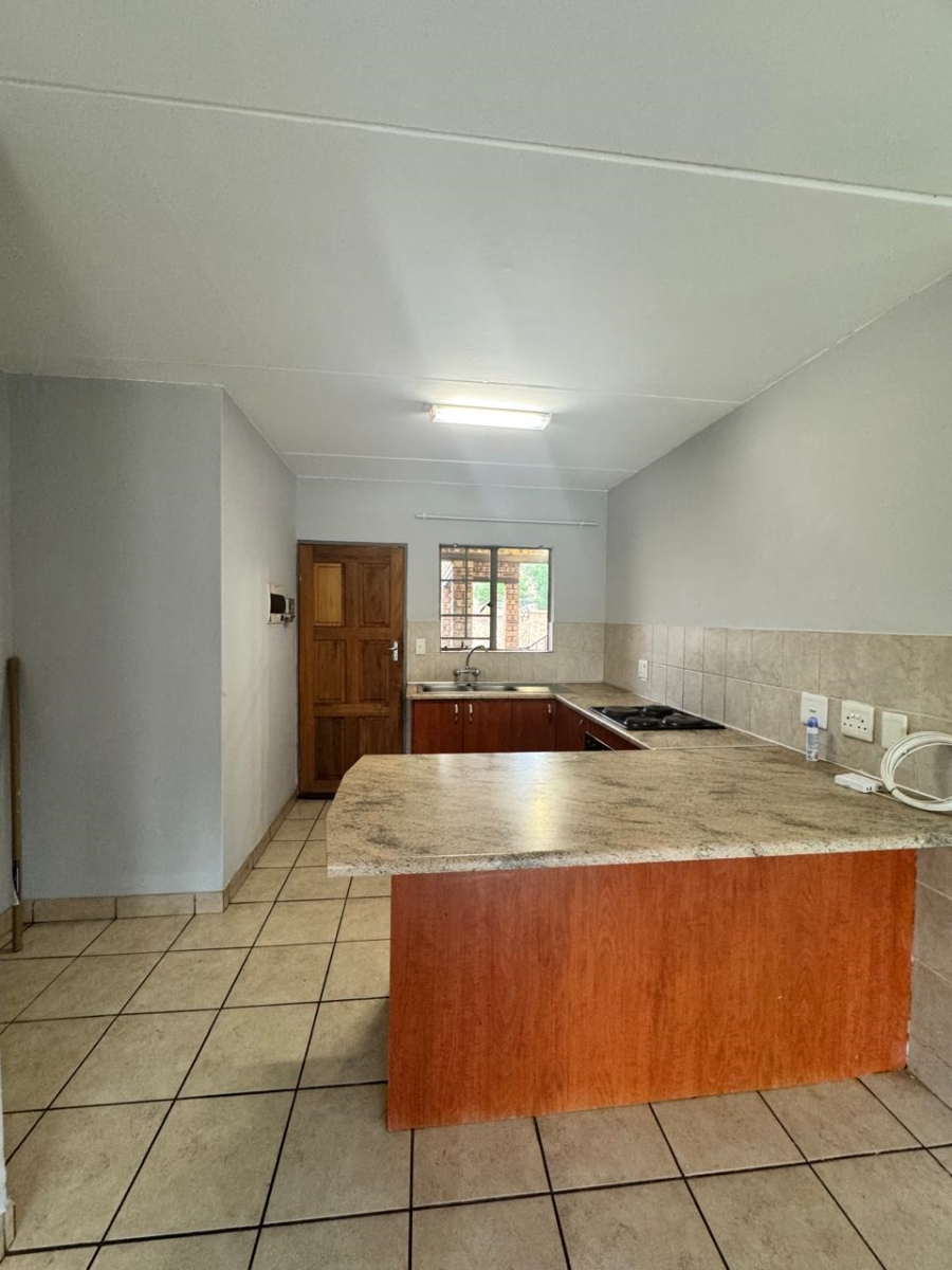 2 Bedroom Property for Sale in Noordwyk Gauteng