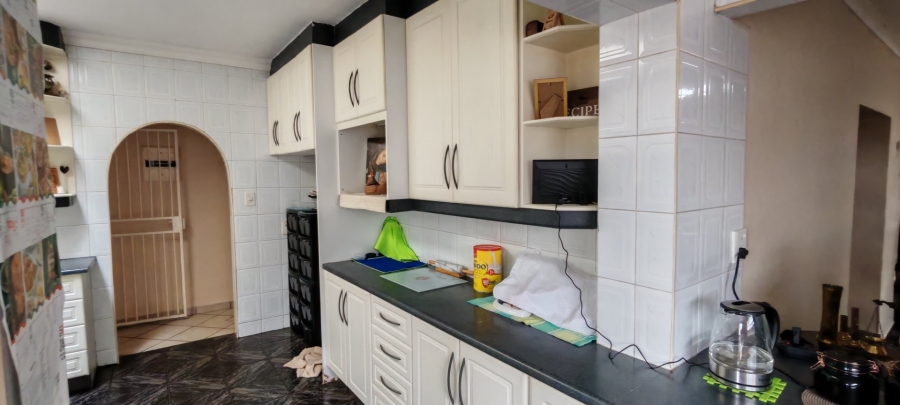 3 Bedroom Property for Sale in Rooihuiskraal Gauteng