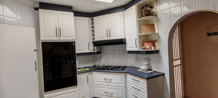 3 Bedroom Property for Sale in Rooihuiskraal Gauteng