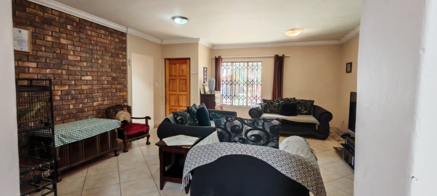 3 Bedroom Property for Sale in Rooihuiskraal Gauteng