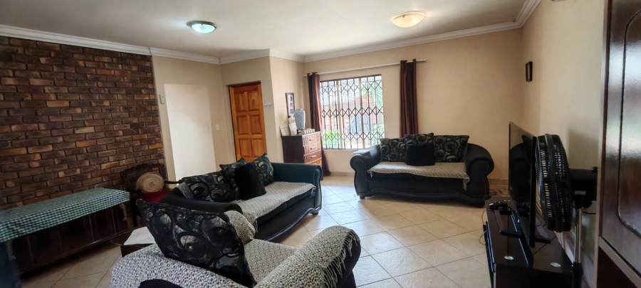 3 Bedroom Property for Sale in Rooihuiskraal Gauteng