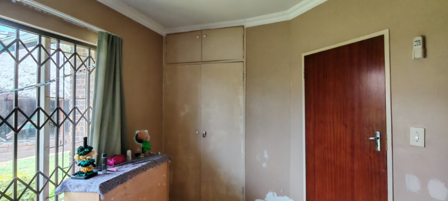 3 Bedroom Property for Sale in Rooihuiskraal Gauteng