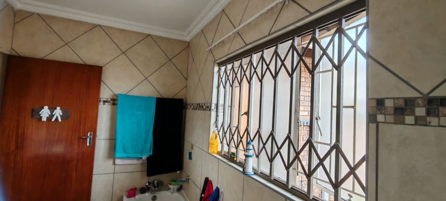 3 Bedroom Property for Sale in Rooihuiskraal Gauteng