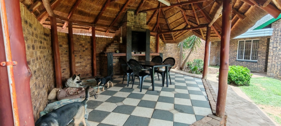 3 Bedroom Property for Sale in Rooihuiskraal Gauteng