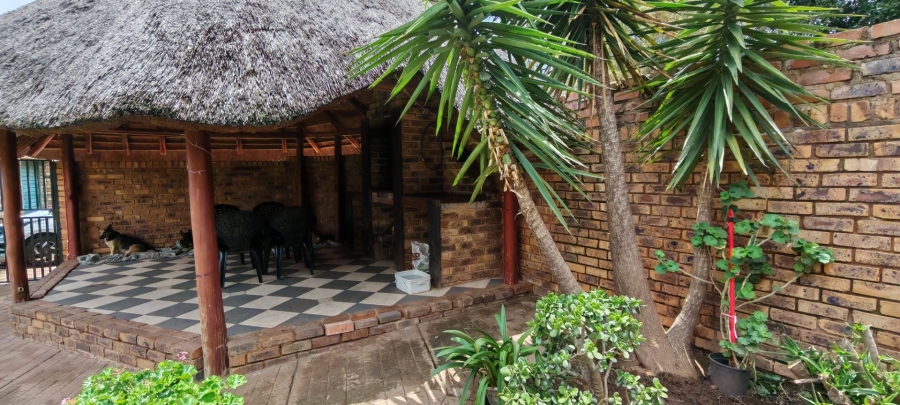 3 Bedroom Property for Sale in Rooihuiskraal Gauteng