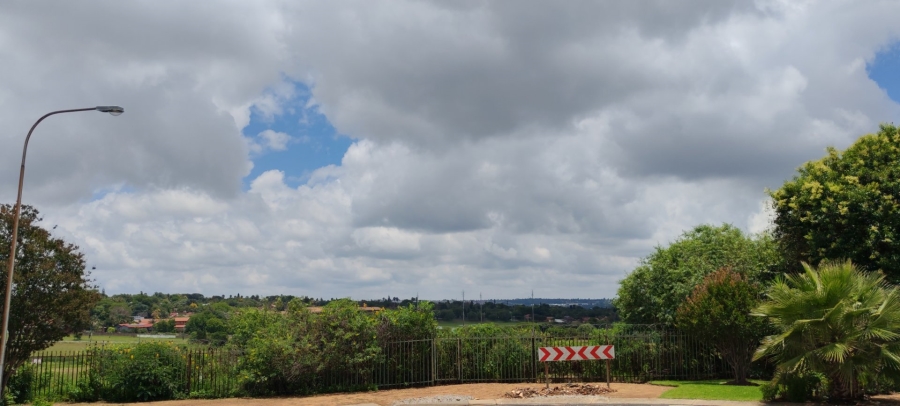 3 Bedroom Property for Sale in Rooihuiskraal Gauteng