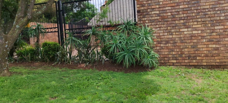 3 Bedroom Property for Sale in Rooihuiskraal Gauteng