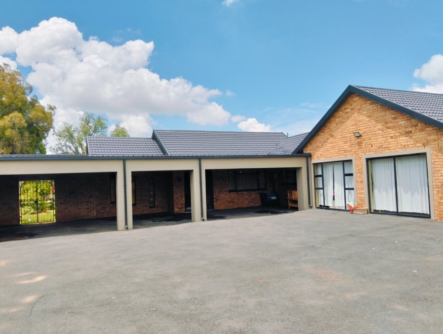 4 Bedroom Property for Sale in Edelweiss Gauteng