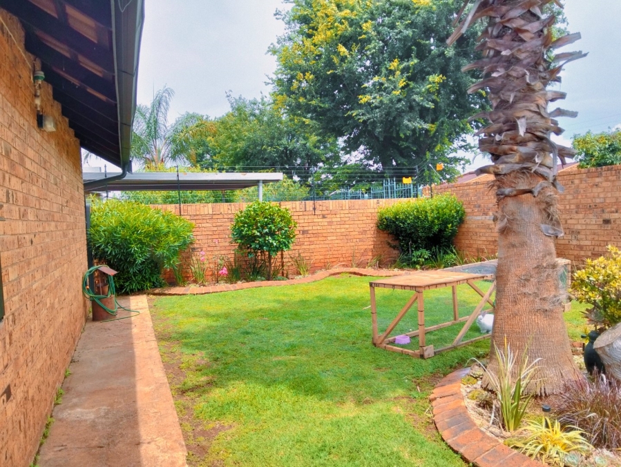 4 Bedroom Property for Sale in Edelweiss Gauteng