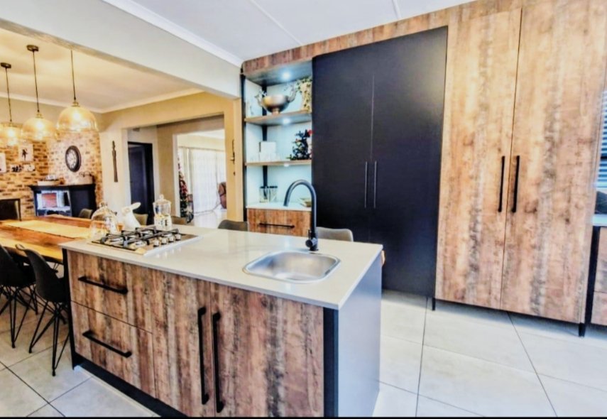 4 Bedroom Property for Sale in Edelweiss Gauteng