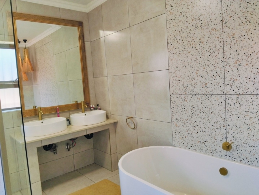 4 Bedroom Property for Sale in Edelweiss Gauteng