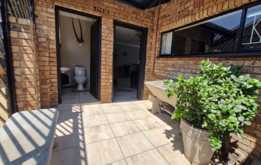 4 Bedroom Property for Sale in Edelweiss Gauteng