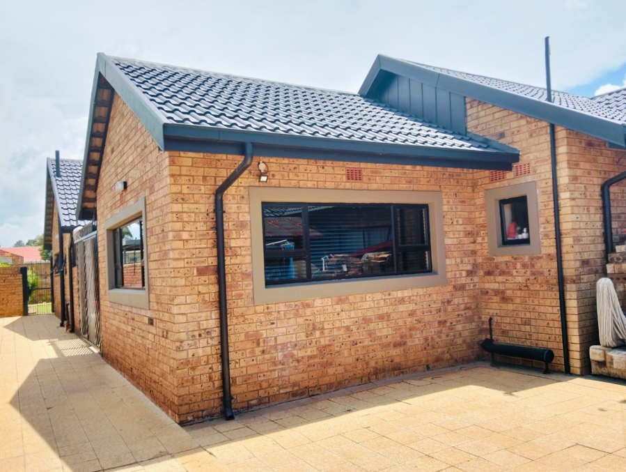 4 Bedroom Property for Sale in Edelweiss Gauteng