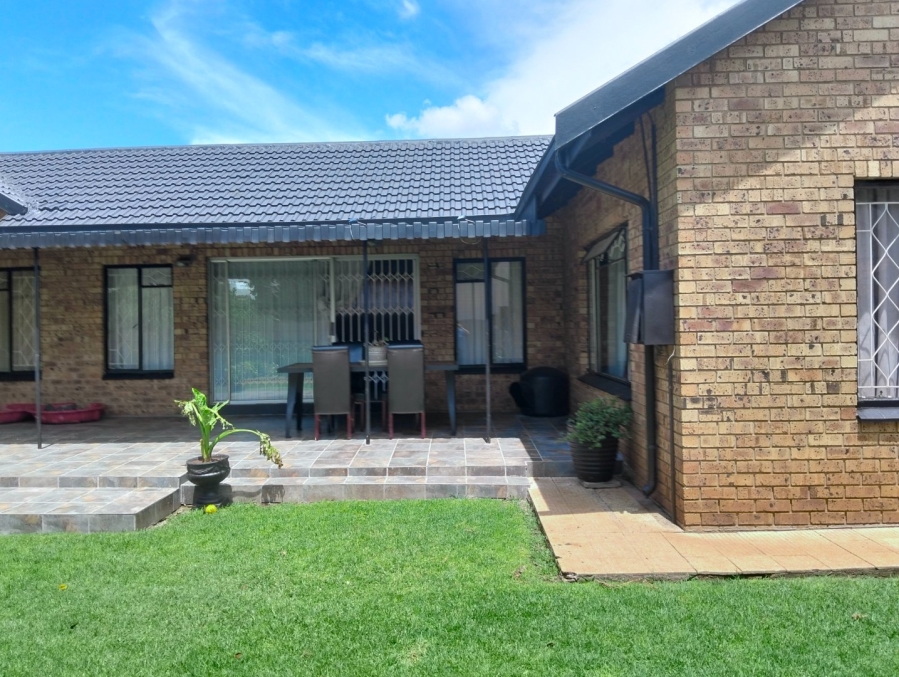 4 Bedroom Property for Sale in Edelweiss Gauteng