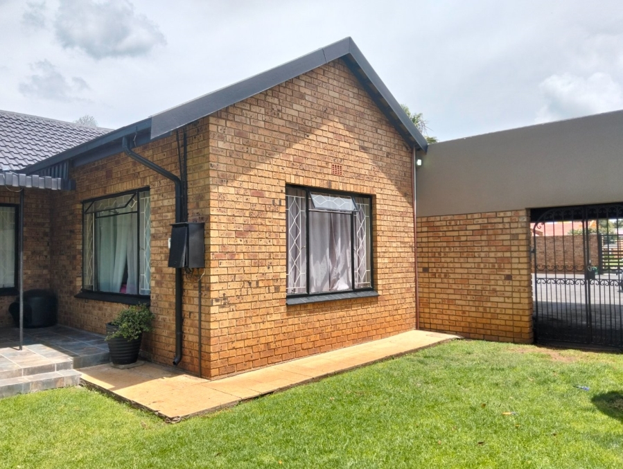4 Bedroom Property for Sale in Edelweiss Gauteng